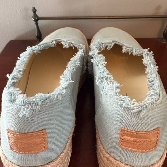TOMS Women's Light Blue Espadrille Platform Shoes - Picture 9 of 12